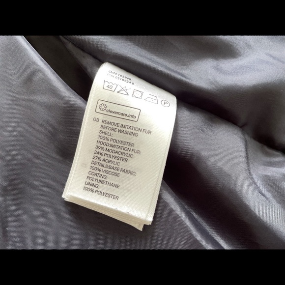 Navy puffer vest - Picture 9 of 14